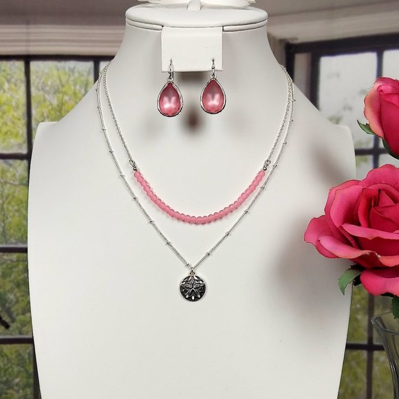 NIB AVON 2 TIER SILVER TONE SAND DOLLAR NECKLACE AND EARRING SET (PINK) - Picture 3 of 14